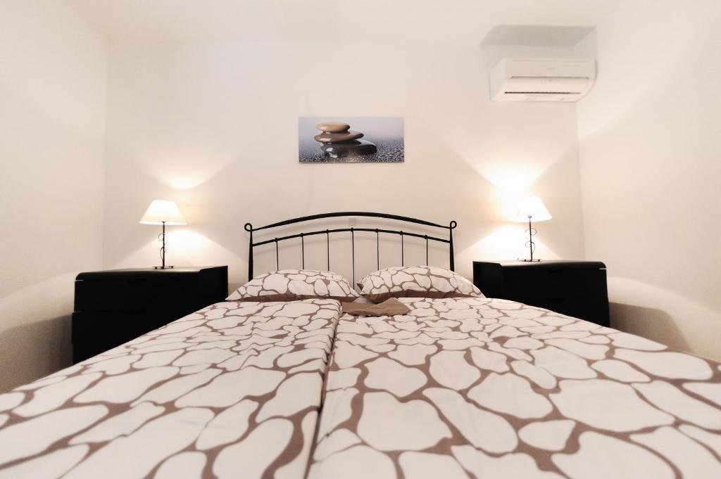 Apartments Delta Trogir Exterior photo