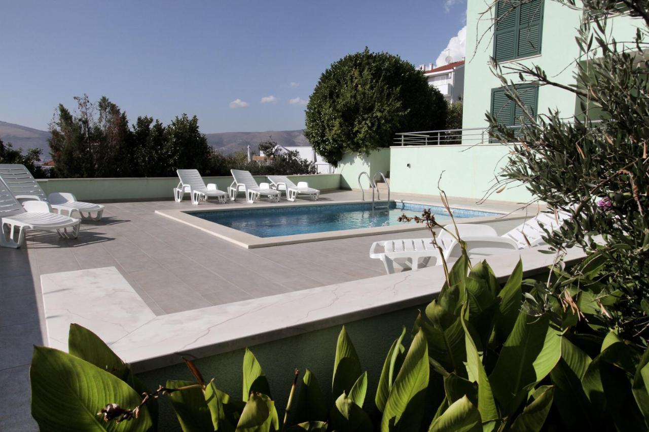 Apartments Delta Trogir Exterior photo
