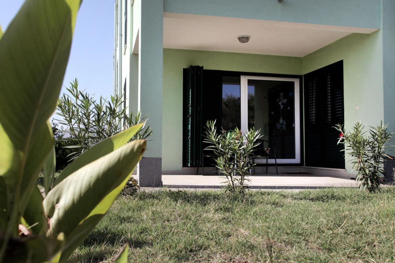 Apartments Delta Trogir Exterior photo